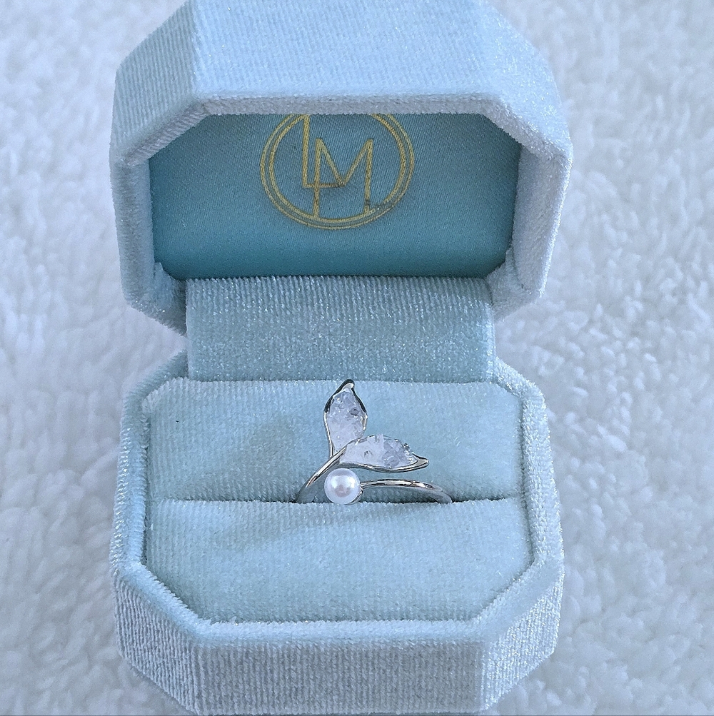 La Meno Druzy Fluke (Whale's🐋 Tail) and Freshwater Pearl Bypass Ring💍 - NIB - Picture 9 of 16